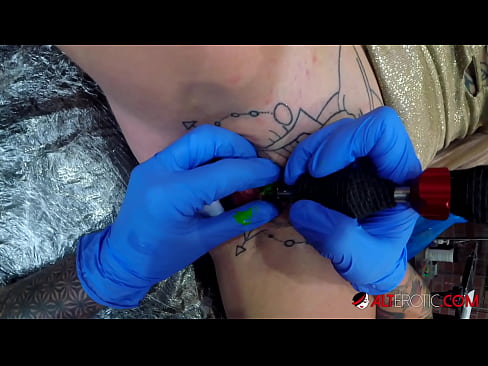 ❤️ Äärimmäisen tatuoitu hottie Sully Savage sai tatuoinnin klitorikseen ❤❌ Pornovideo at fi.xxxner.ru